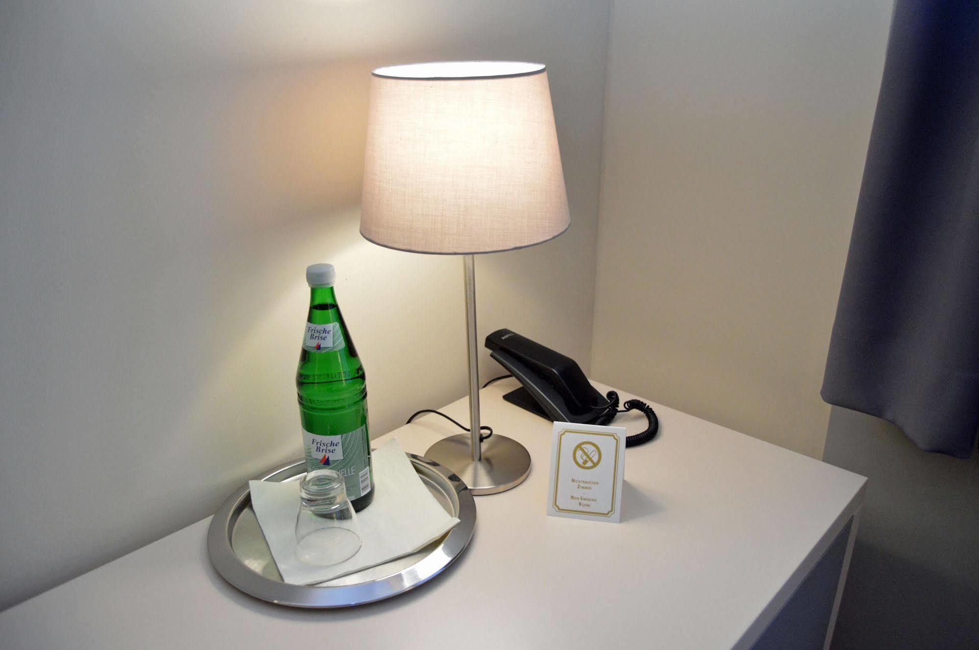Hotel Jeta Хамбург Екстериор снимка