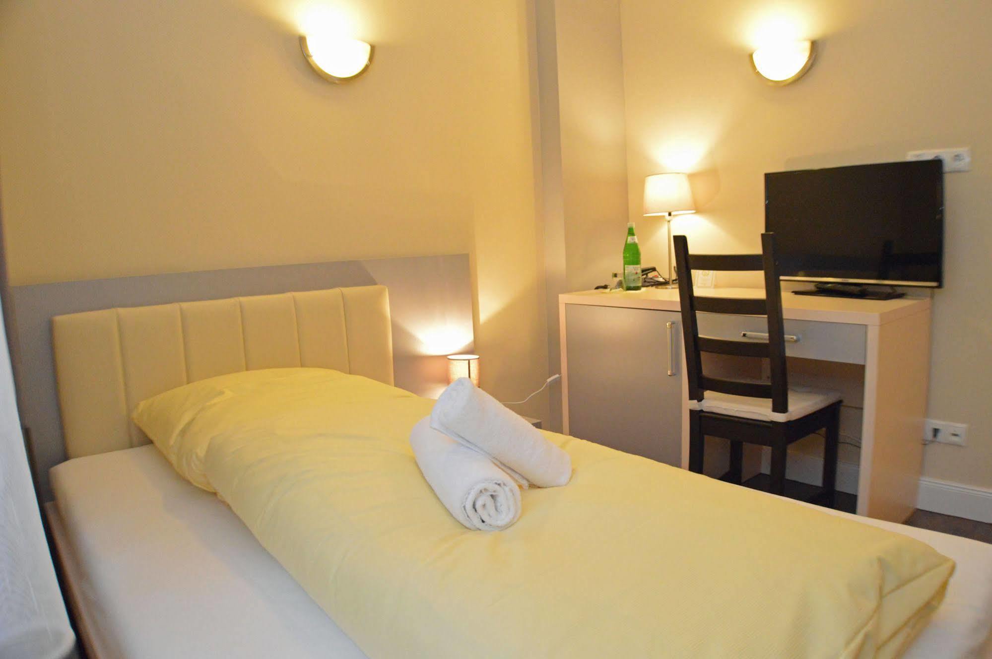Hotel Jeta Хамбург Екстериор снимка