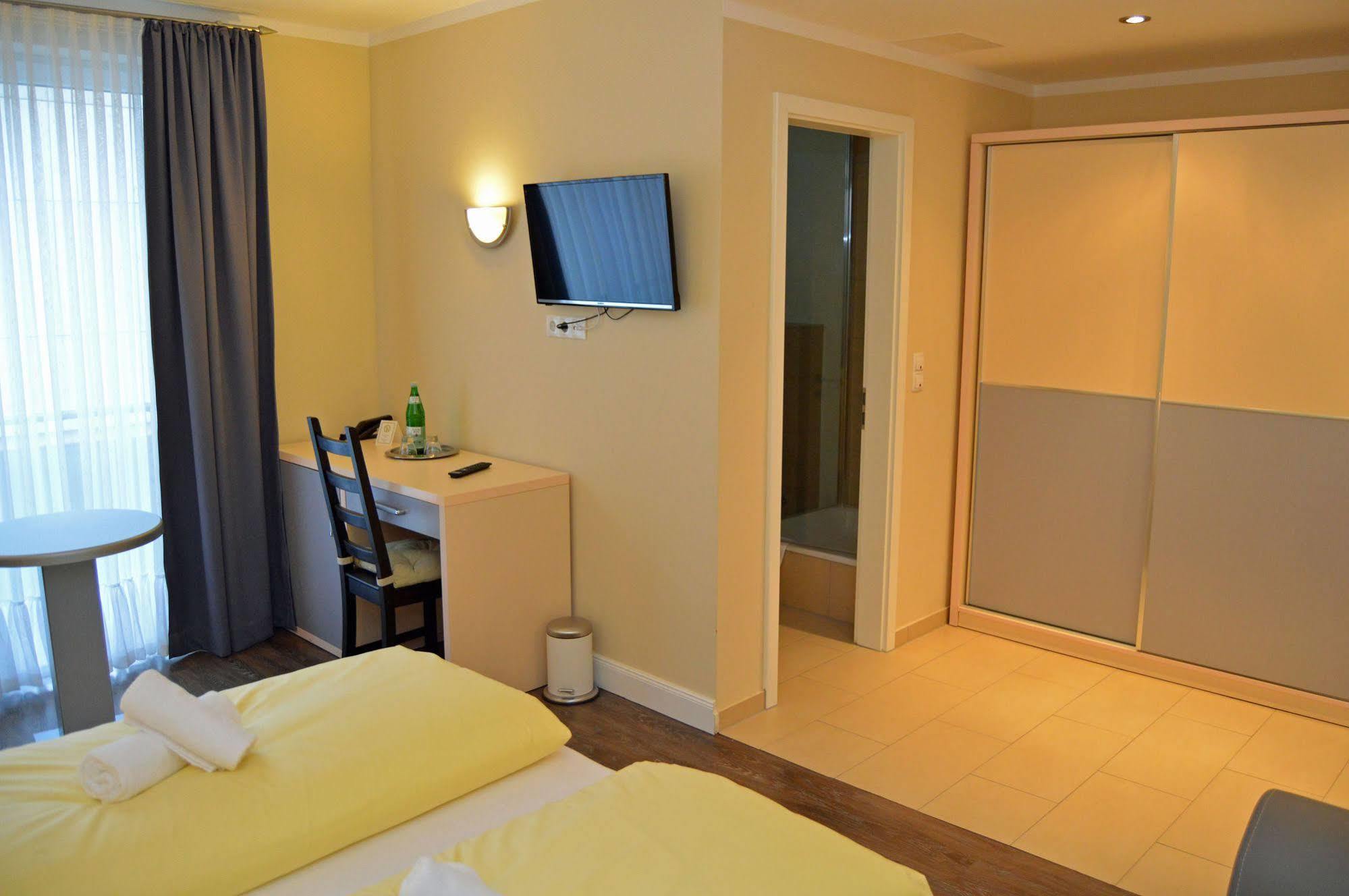 Hotel Jeta Хамбург Екстериор снимка